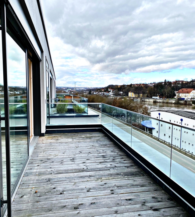 Balkon zur Donau.JPEG